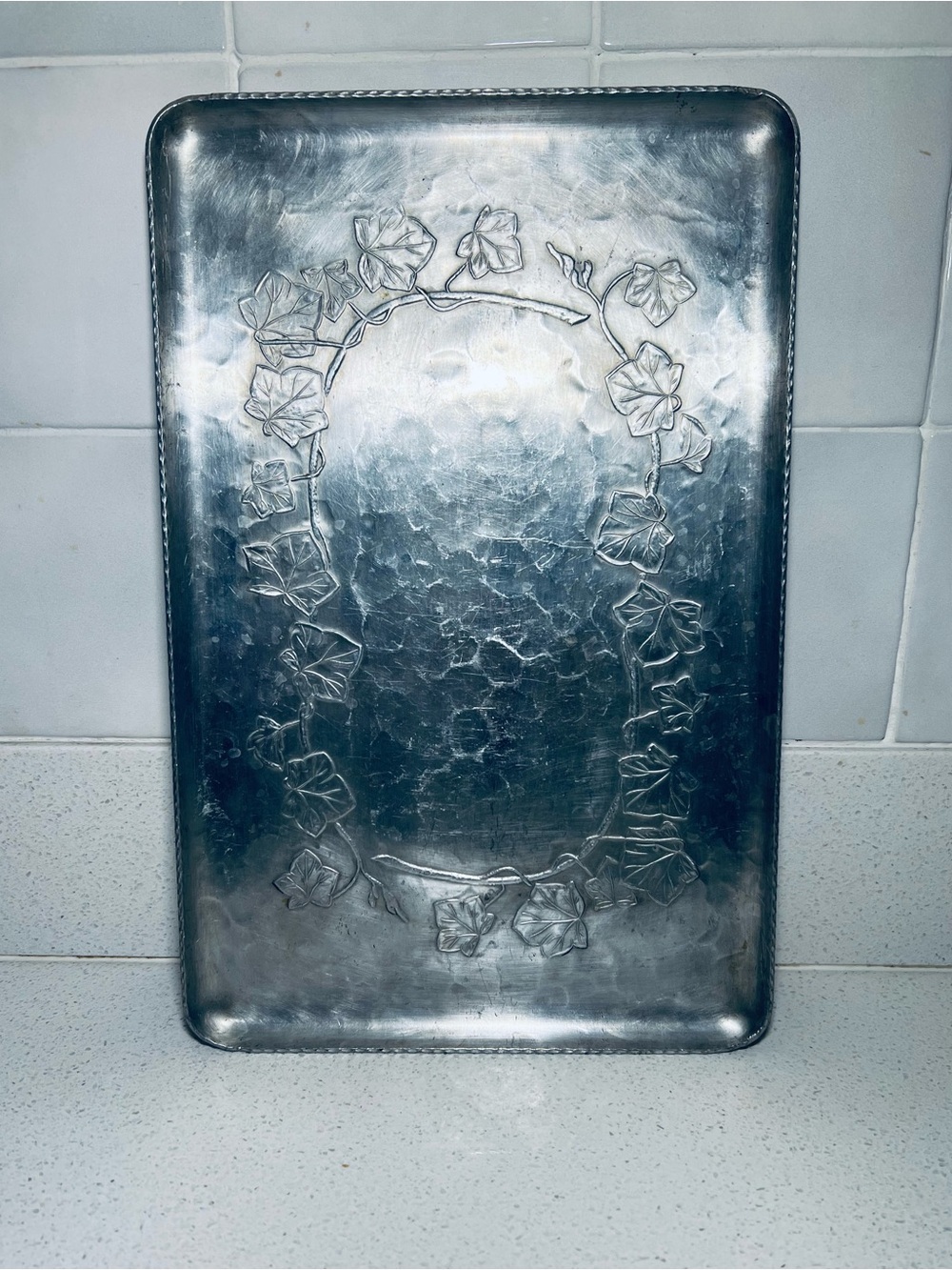 Everlast Hammered Metal Platter in Silver